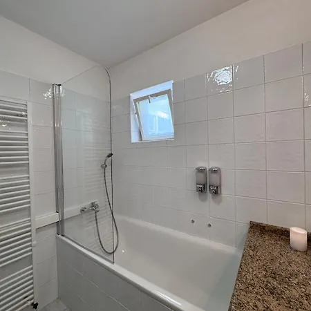 Apartmán Old Town Gem, Mid-century Style Netflix, Games Bratislava